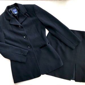 GAP Women’s 4 Piece Black Suit Set
